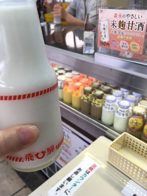 秋葉原駅のおすすめ「ミルクスタンド」@総武線5番ホーム
冬にはホットミルクもあります。