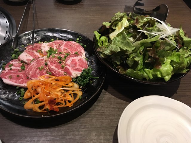 武蔵境駅北口のスキップ通り沿いにある焼肉店「昌里亭(しょうりてい)」
夕食・ランチともにいただきましたが、肉質がよくて大満足。参鶏湯も絶品でした！