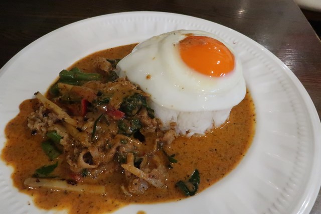 三鷹　エレファントキッチン　タイ料理