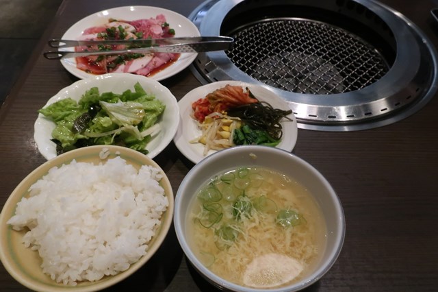 武蔵境駅北口のスキップ通り沿いにある焼肉店「昌里亭(しょうりてい)」
夕食・ランチともにいただきましたが、肉質がよくて大満足。参鶏湯も絶品でした！