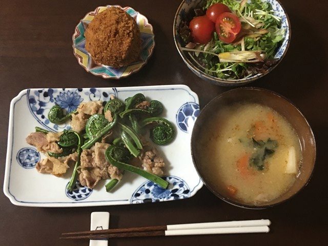 吉祥寺 サトウ メンチカツ 行列