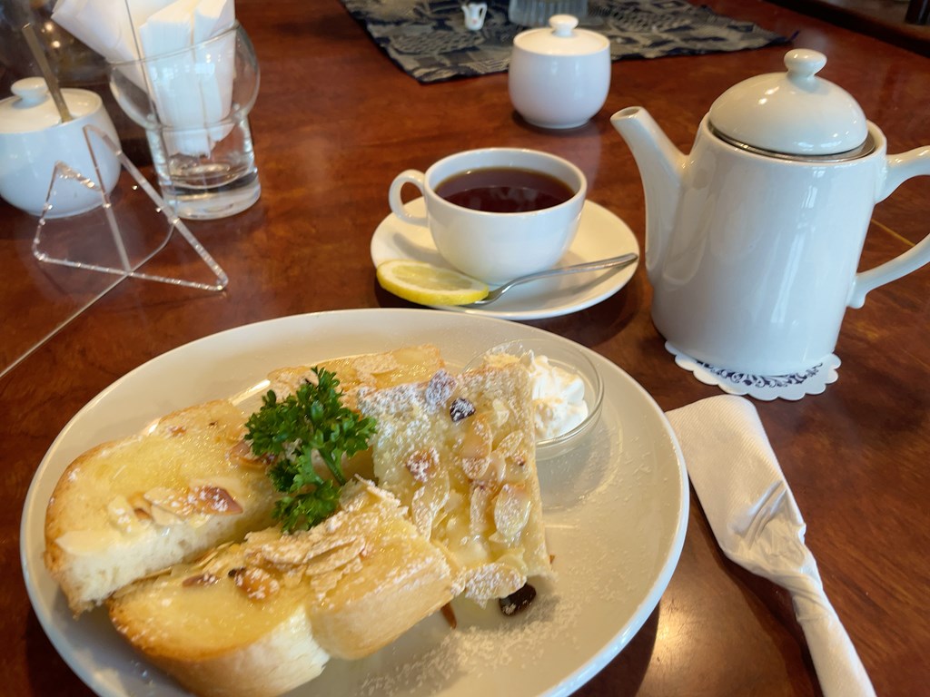 西荻窪の純喫茶「それいゆ」でモーニング・平日ランチをいただきました。
それいゆの場所アクセス・モーニングメニュー・ランチメニュー・食べたの感想を紹介しています。