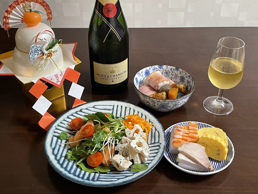 2023年のおせち料理はタサン志麻さんのレシピを参考に数品つくりました。
お雑煮やお正月に食べたおせち・カフェの記録です。