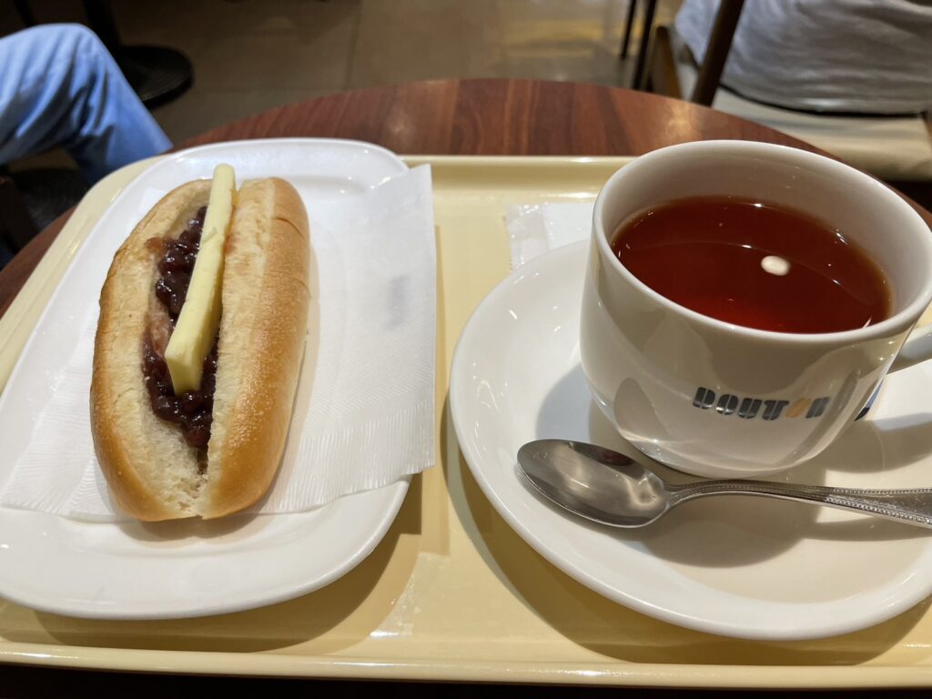 ドトール荻窪南口店で店舗限定モーニングのあんバターを食べてきました。
モーニングメニューやあんバターを食べた感想を紹介しています。