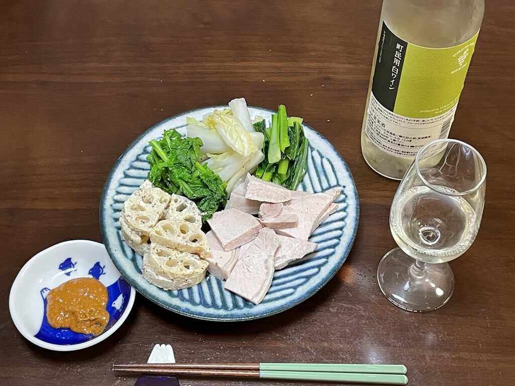2024年のおせち料理はタサン志麻さんのレシピ・富澤商店の松前漬けをつくりました。他にふるさと納税で準備。
お雑煮やお正月に食べたおせち・カフェに行った記録です。